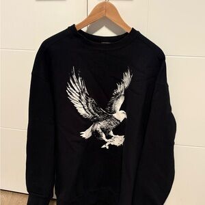 Eagle 🦅 catching Fish 🐟 Fruit of the Loom Black Men's Crewneck Sweater